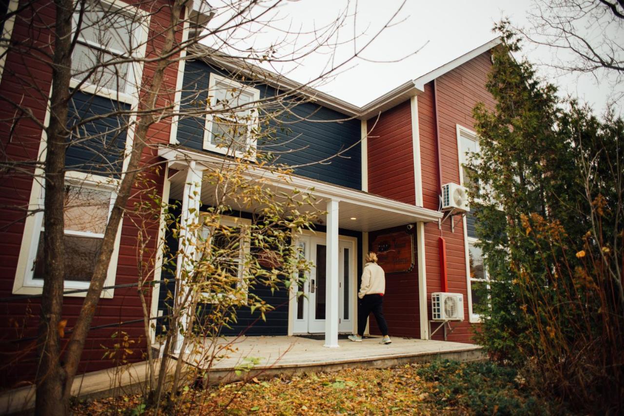Maison De Vebron L'Anse-Saint-Jean Exterior photo